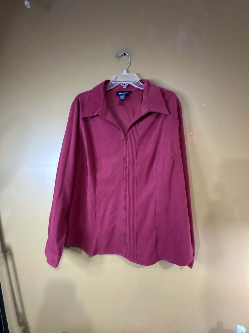 HC1086. Denim & Co. Women's Red L/S Button Down Shirt Size 1X Pleated Front